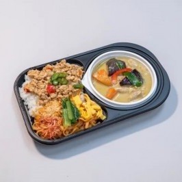 Gapao and green curry bento